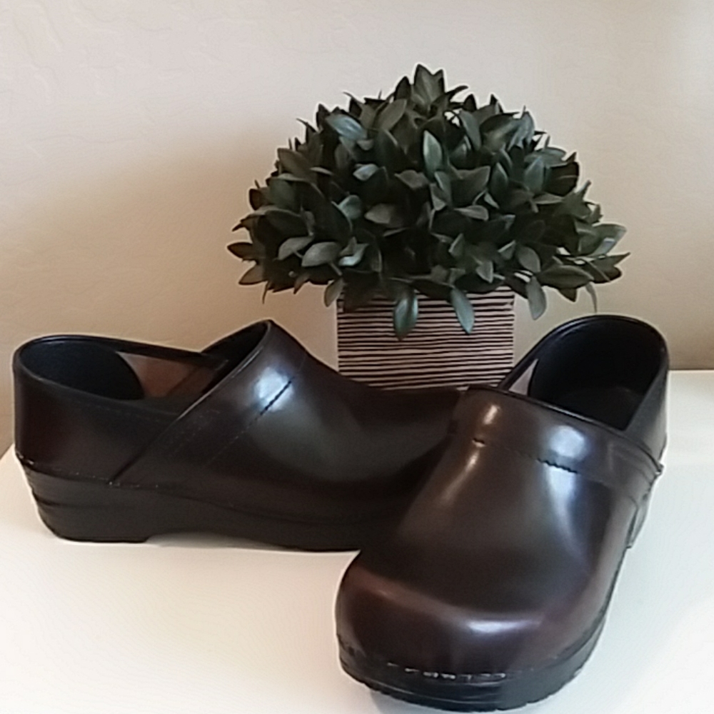 Dansko brown shoes